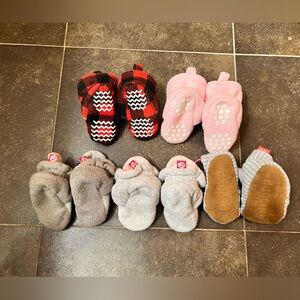 5 pairs of baby booties